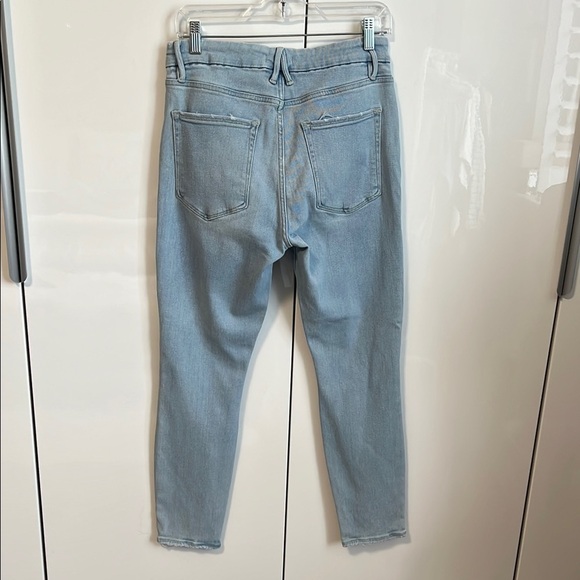 GOOD AMERICAN Light Blue Denim Skinny Distressed Jeans, Size 10/30 - Picture 10 of 15